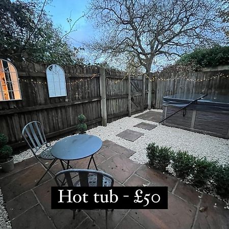 Henley-in-ArdenThe Hideaway, Hot Tubアパートメント エクステリア 写真