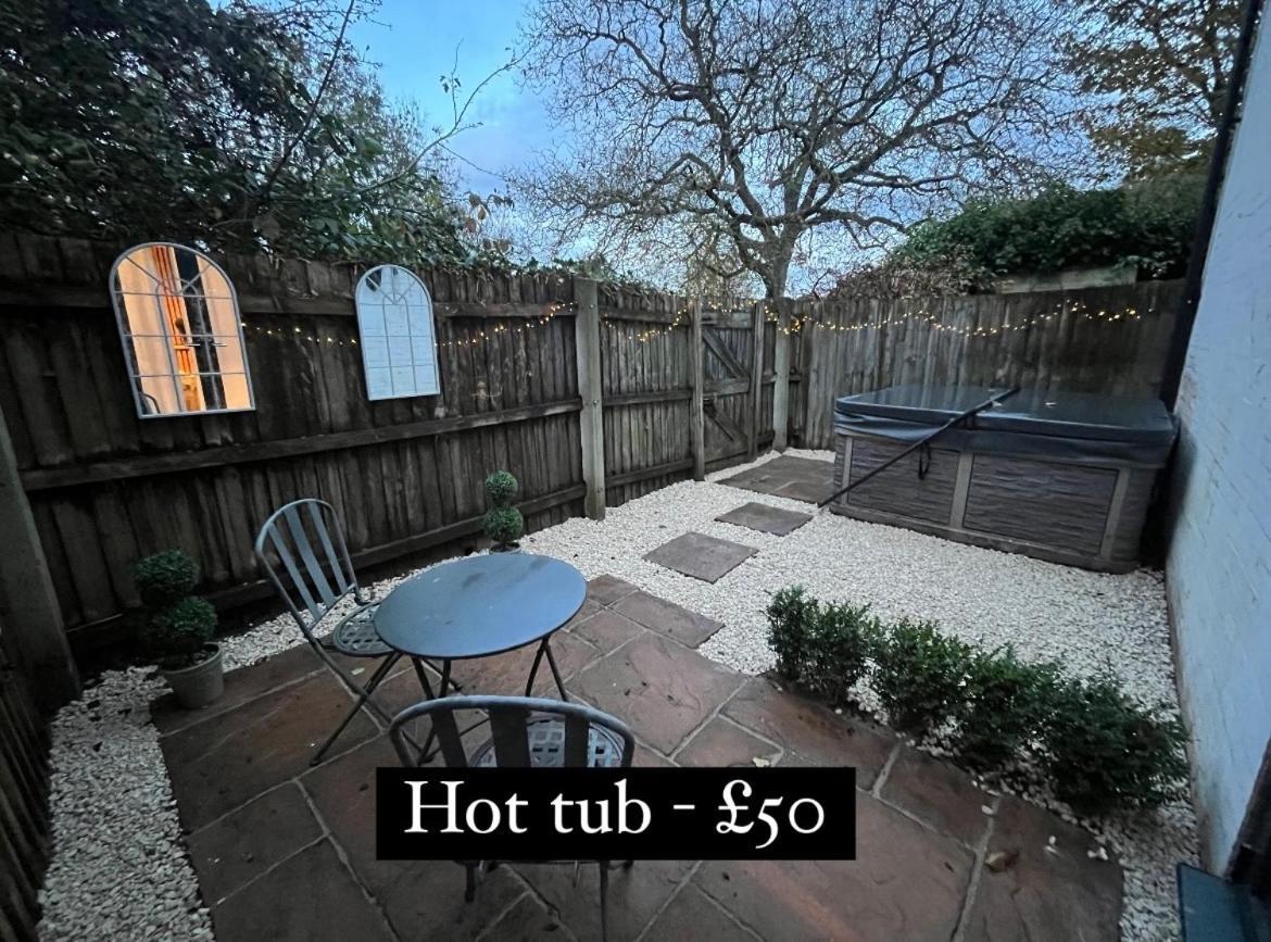 Henley-in-ArdenThe Hideaway, Hot Tubアパートメント エクステリア 写真